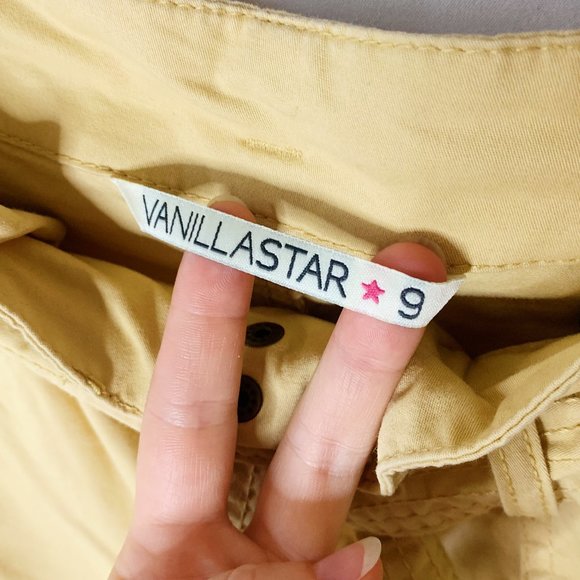 Vanilla Star Yellow Shorts With Tie Size 9 - Picture 3 of 6